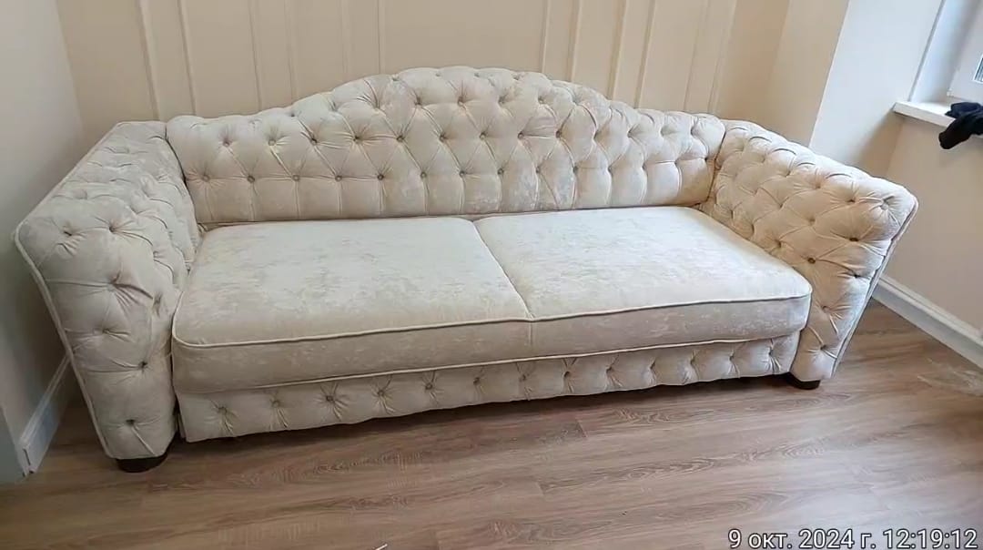 Обивка дивана. Сенная площадь